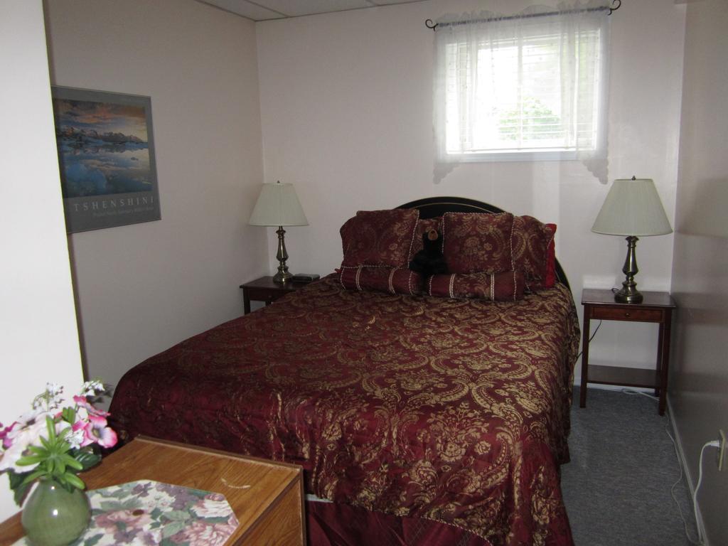 Casey'S Bed & Breakfast Whitehorse Room photo
